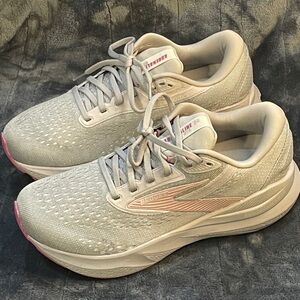 LKNW! Brooks Womens ADRENALINE 24 GTS Gray Rose Running Sneakers Sz 8  2E XWIDE